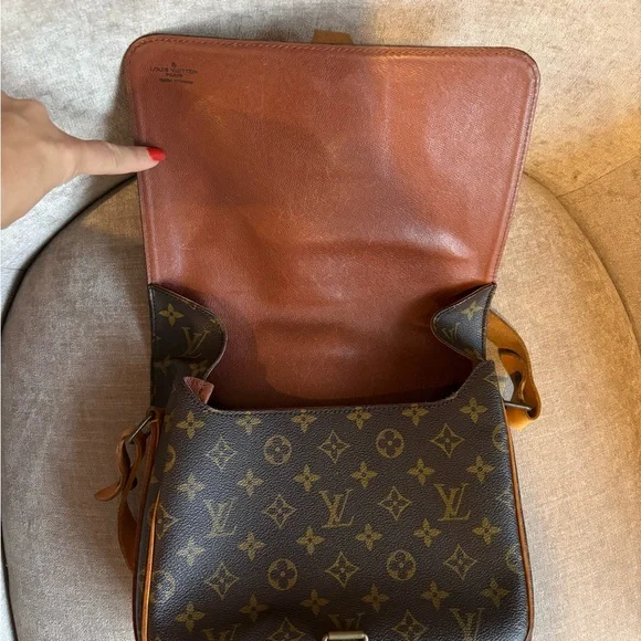 Authentic Louis Vuitton cartouchiere GM monogram crossbody - Picture 3 of 12